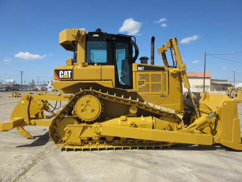 2016 CATERPILLAR D6T