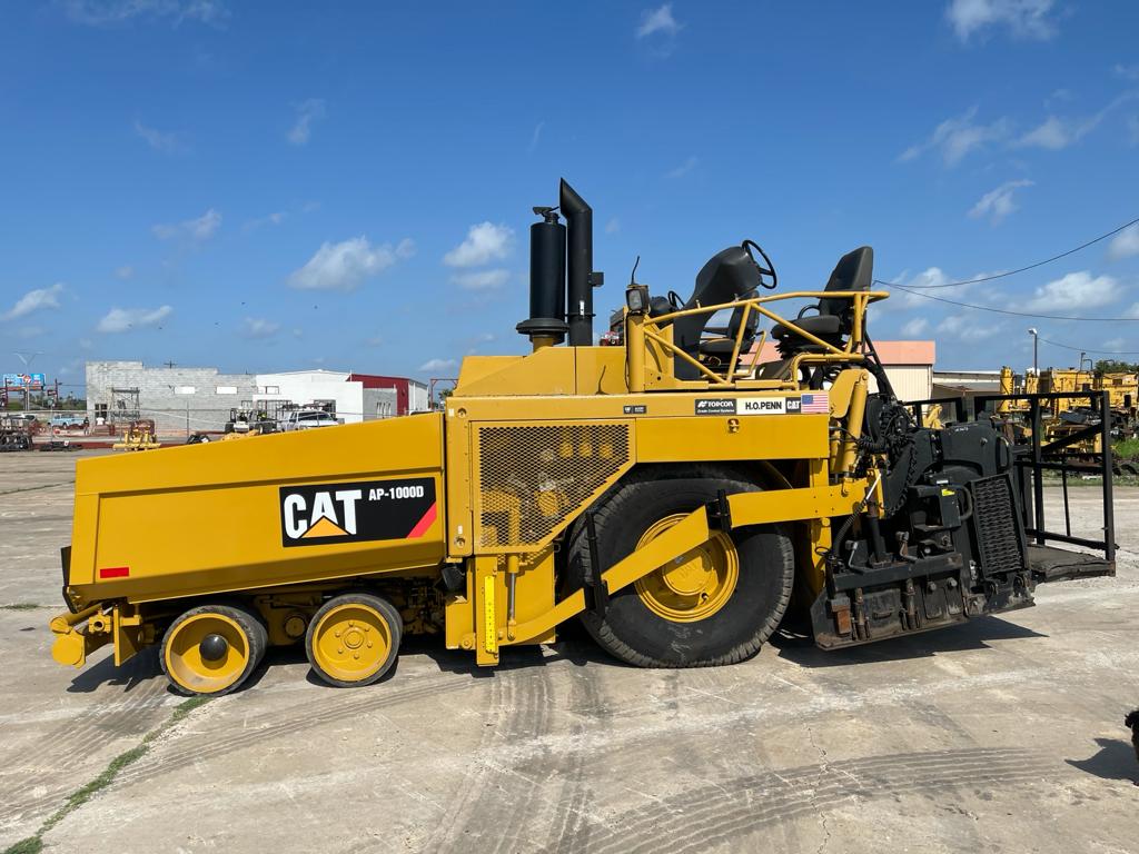 2011 CATERPILLAR AP-1000D