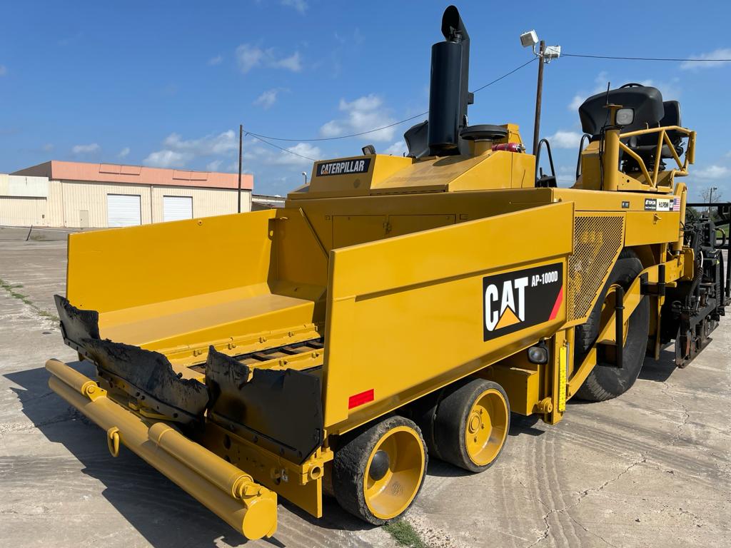 2011 CATERPILLAR AP-1000D