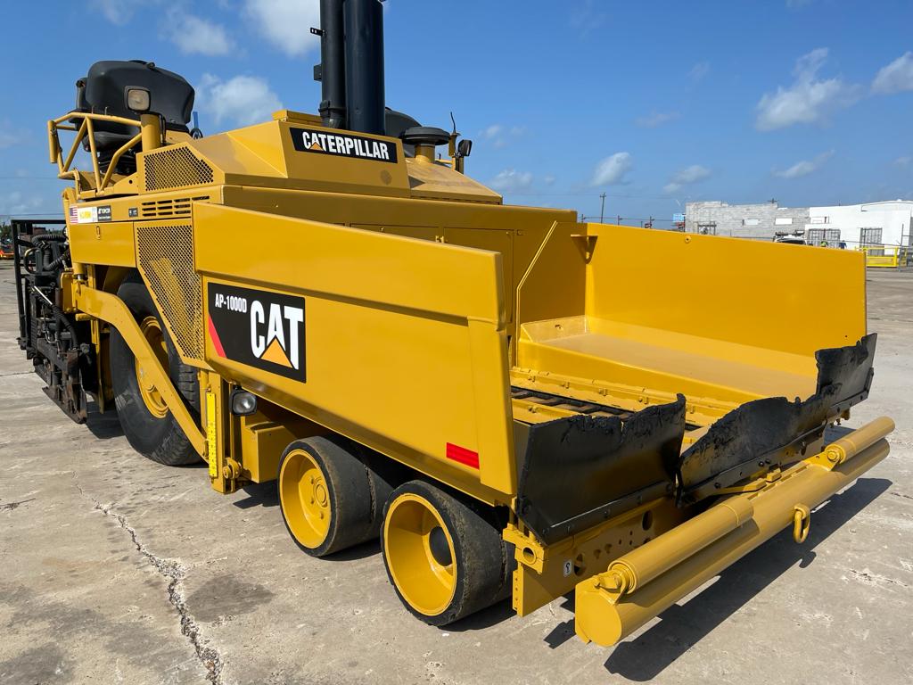 2011 CATERPILLAR AP-1000D