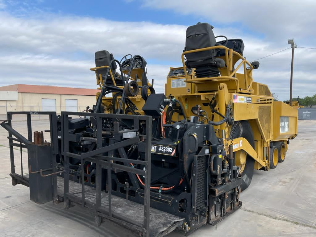 2011 CATERPILLAR AP-1000D