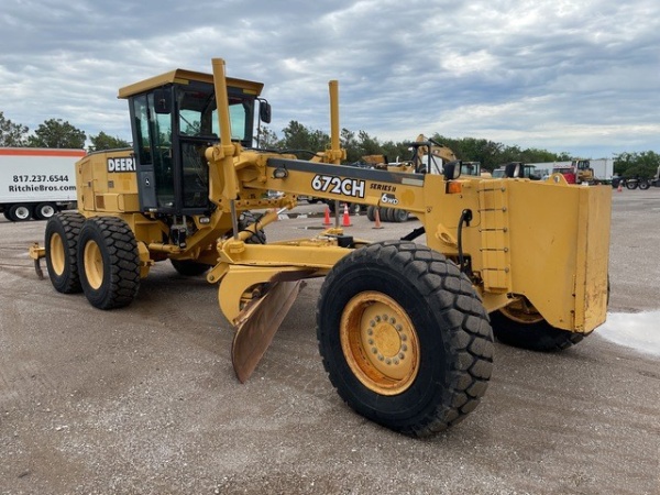 2005 DEERE 672CH