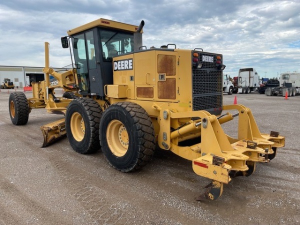 2005 DEERE 672CH