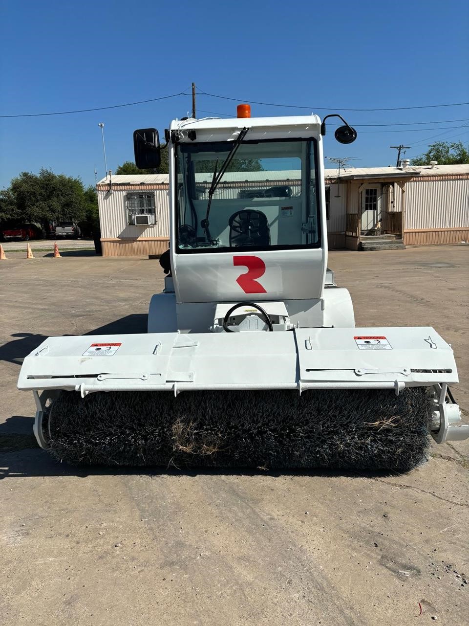 ROADTEC FB85 BROOM