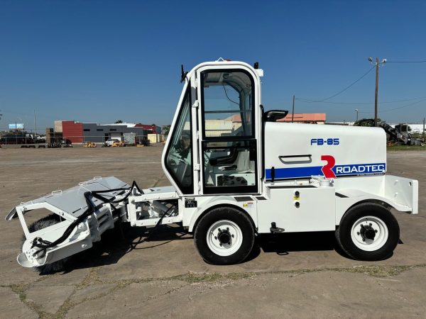 ROADTEC FB85 BROOM