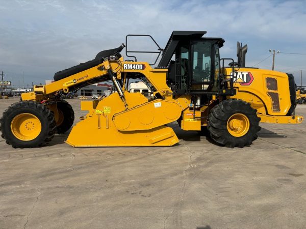 2021 CATERPILLAR RM400