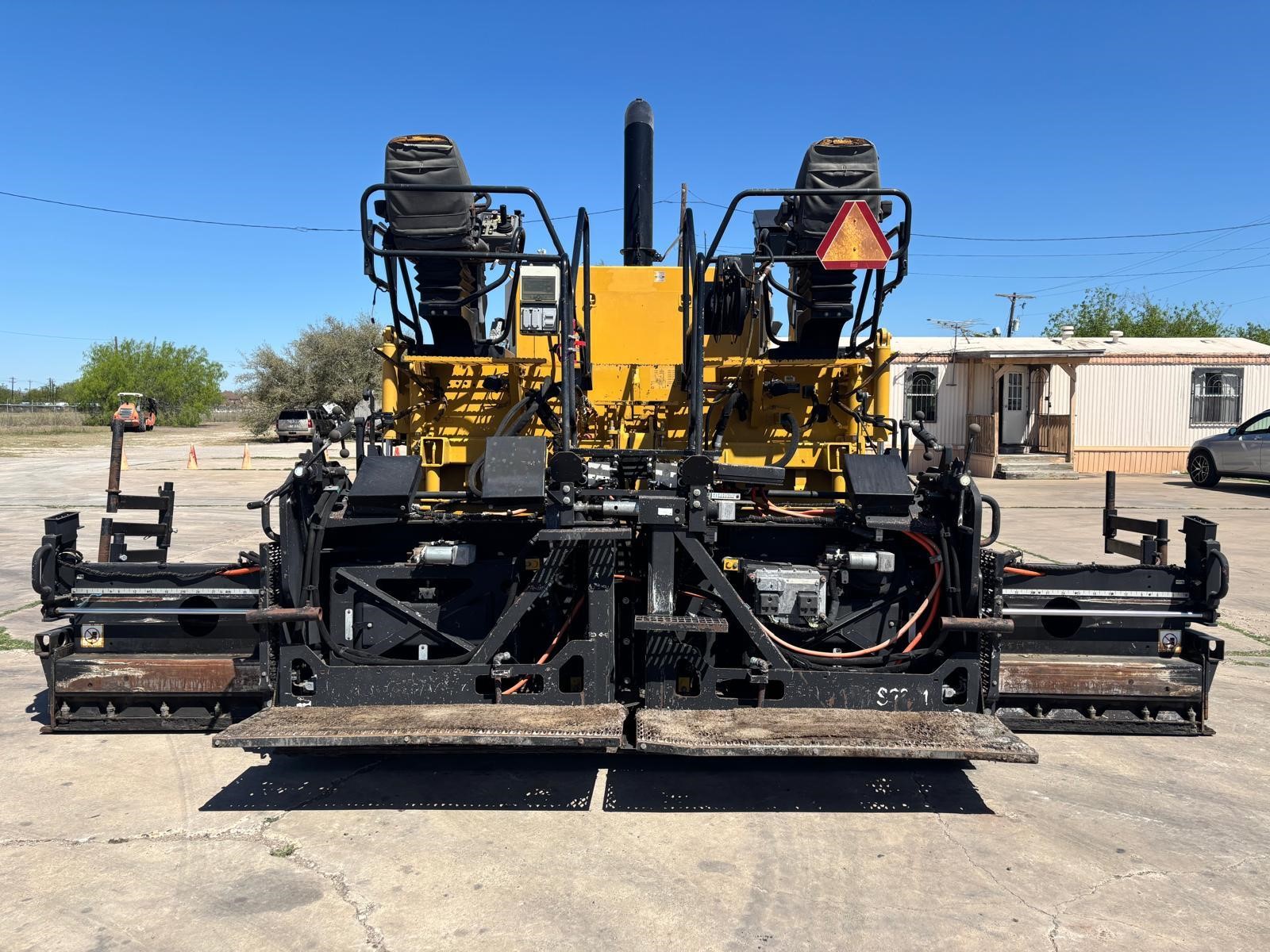 2012 CATERPILLAR AP-1000E