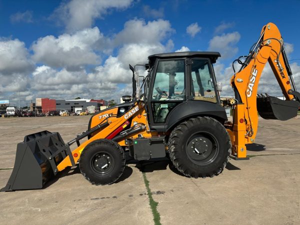 2025 CASE 770EX 4x4 UNUSED
