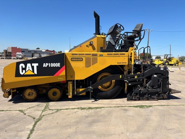 2012 CATERPILLAR AP-1000E